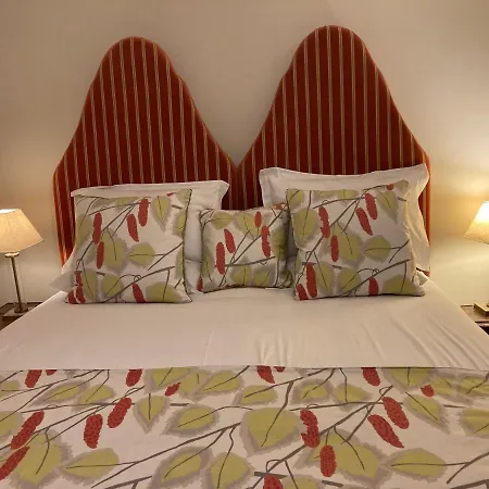 Self Catering Apartment- 11a Westbourne Place