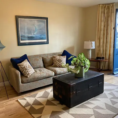 Self Catering Apartment- 11a Westbourne Place Appartamento An Cóbh