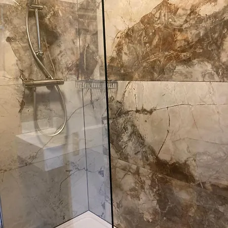 Self Catering Apartment- 11a Westbourne Place *