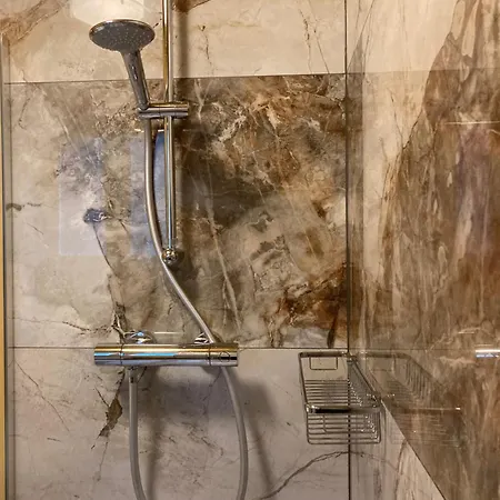 Appartamento Self Catering Apartment- 11a Westbourne Place