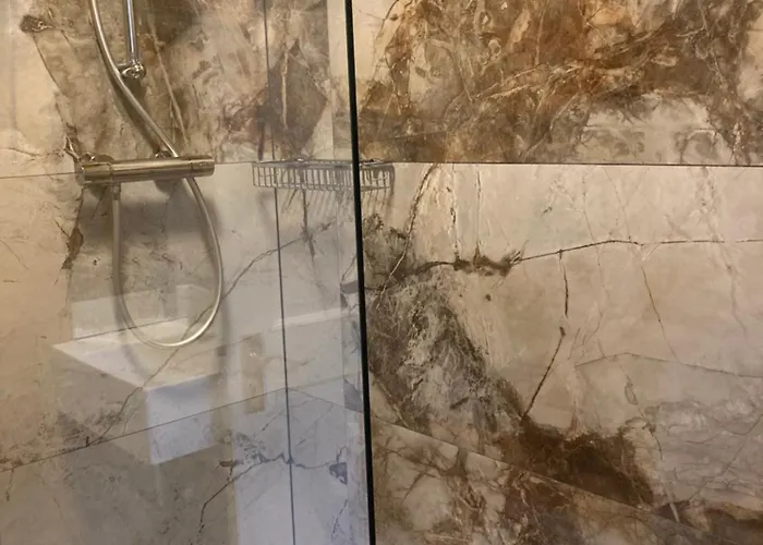 Self Catering Apartment- 11a Westbourne Place *